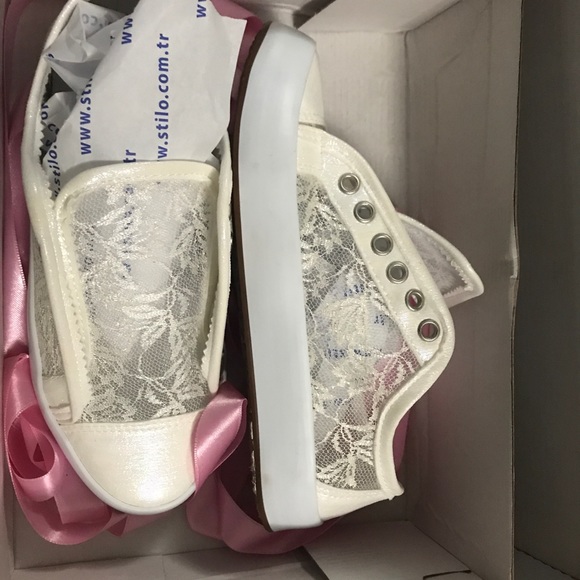 🆕wedding Lace converse shoes. After party! - Picture 3 of 6